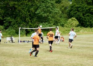 Dann doch mal ein langer Ball auf Carlos Steingen-Sosa.